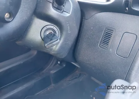 2004 Honda Cr-V Lx z USA, uszkodzony, nr VIN SHSRD784X4U207801